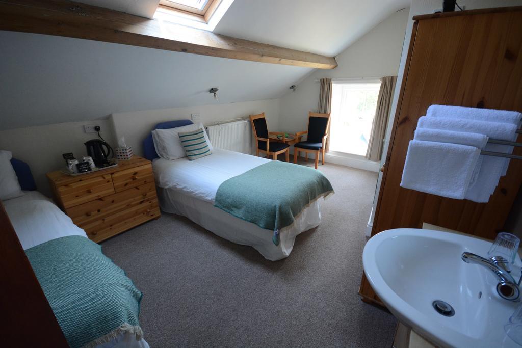Bryn Llewelyn Bed & Breakfast เบเทส-อี-คอย ภายนอก รูปภาพ